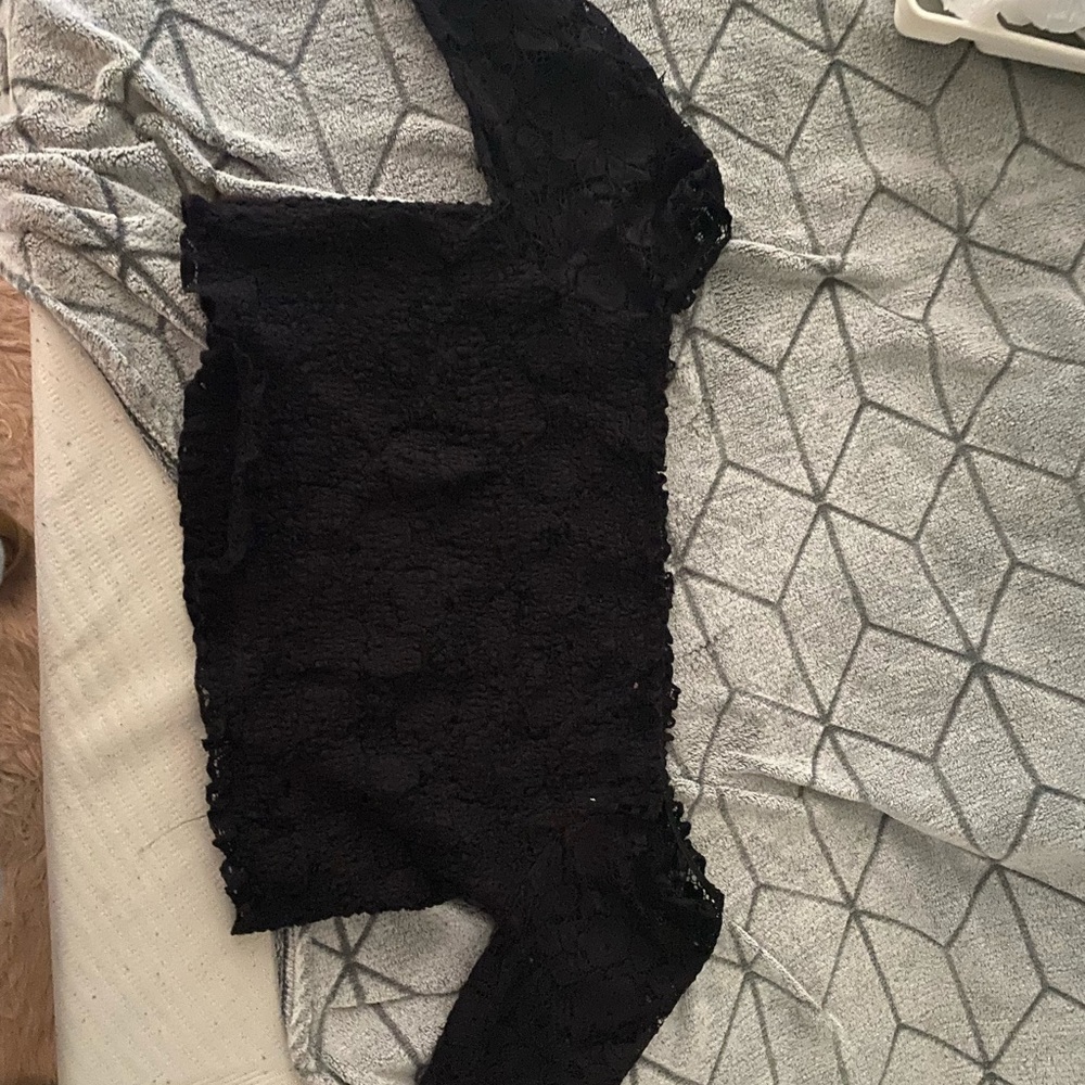 Black lace long sleeve crop top